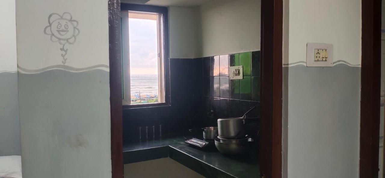 Nirman Beach Homestay Puri Esterno foto