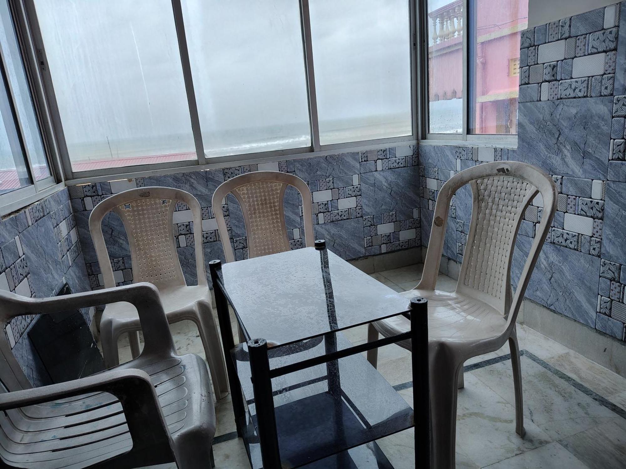 Nirman Beach Homestay Puri Esterno foto