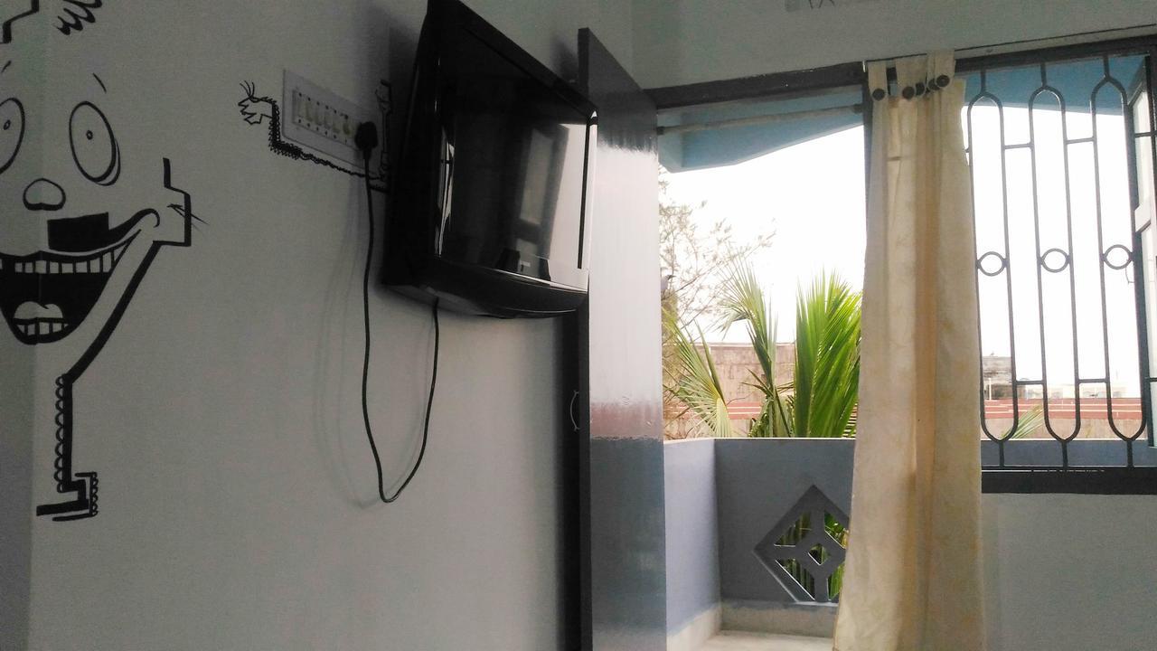 Nirman Beach Homestay Puri Esterno foto