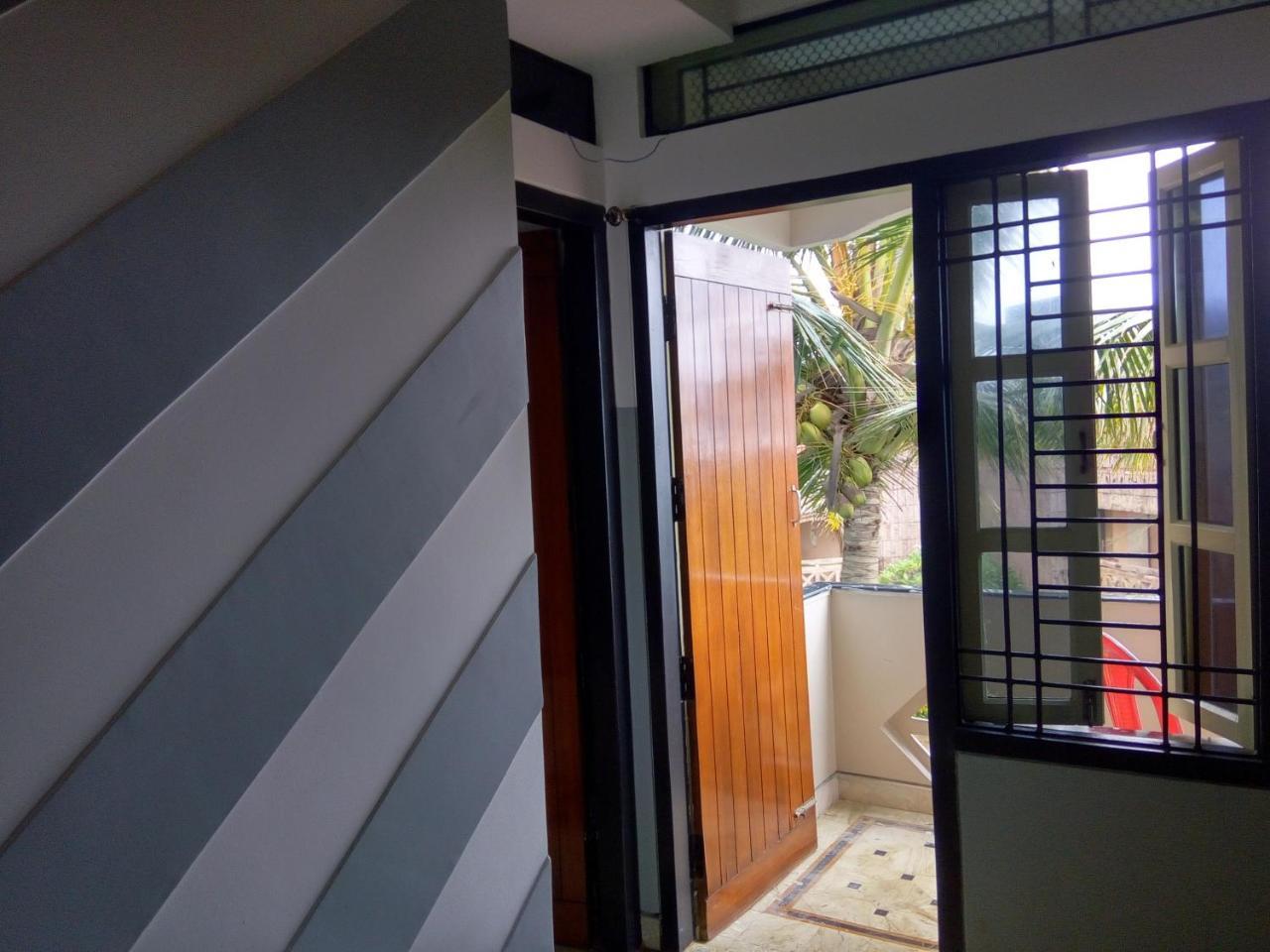 Nirman Beach Homestay Puri Esterno foto