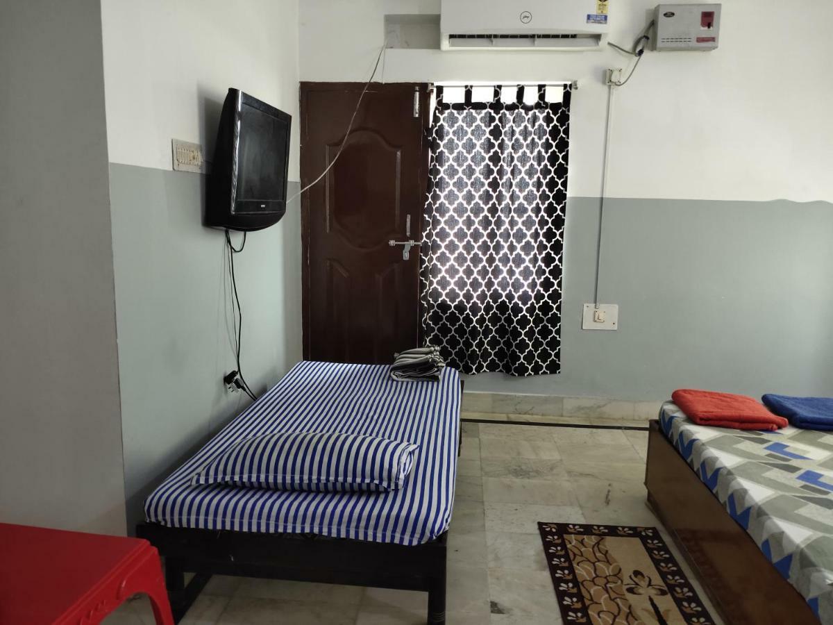 Nirman Beach Homestay Puri Esterno foto